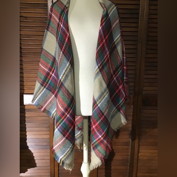 Women’s lovely warm scarf/ shawl wrap CC - Picture 4 of 8